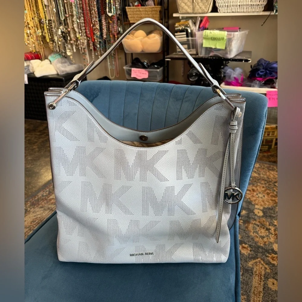 Michael Kors Joan Extra-Large Pebbled Leather Shoulder Bag – Powder Blue